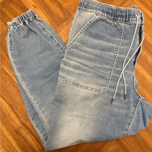 Women's Light Blue Jogger Jeans (American Eagle)